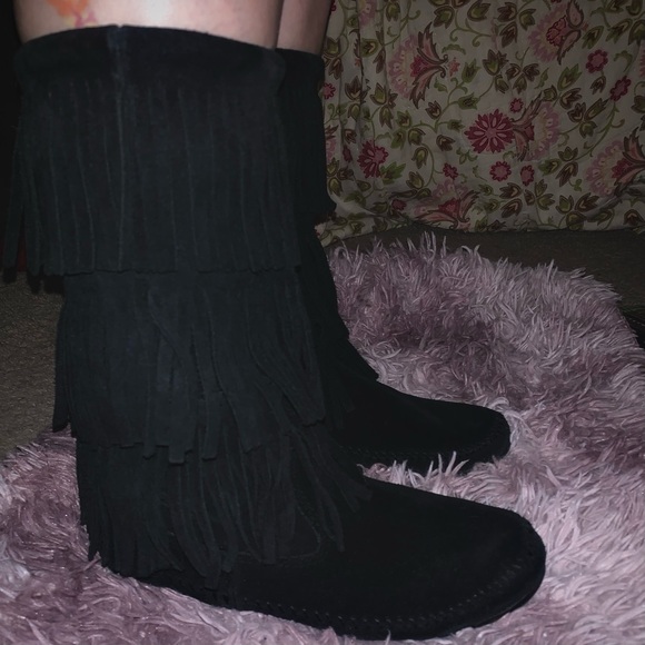 Minnetonka Moccasin 3-Layer Fringe Boots - Picture 1 of 9